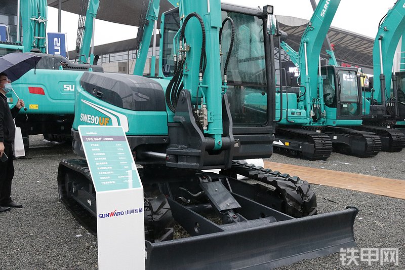山河智能SWE90UF挖掘机展会( )
