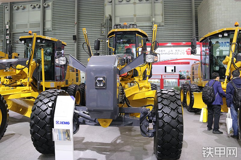 徐工GR2605T3平地机整机外观