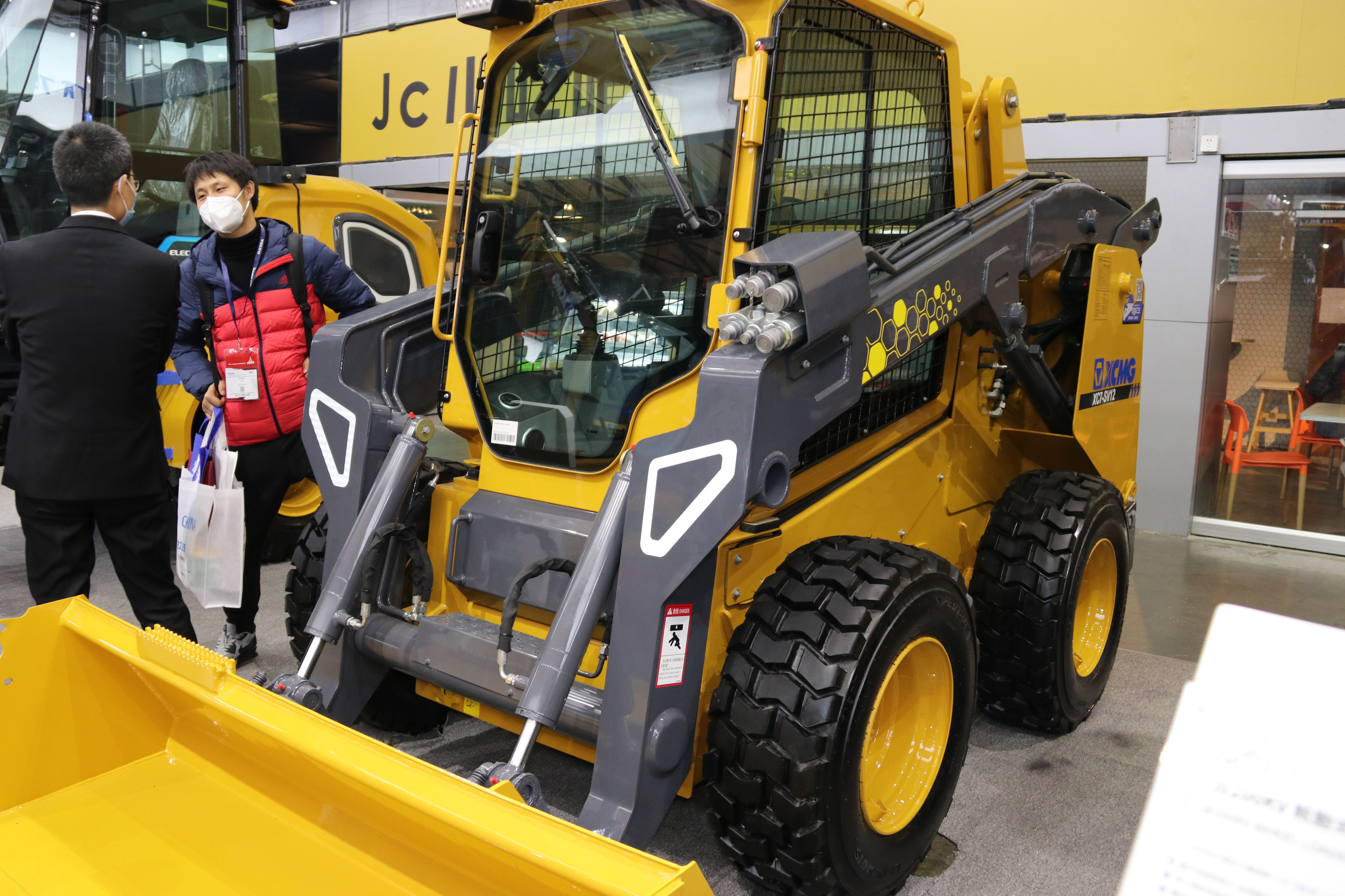 徐工xc7-sv12滑移装载机图片大全_徐工xc7sv12整机外观照片-铁甲工程