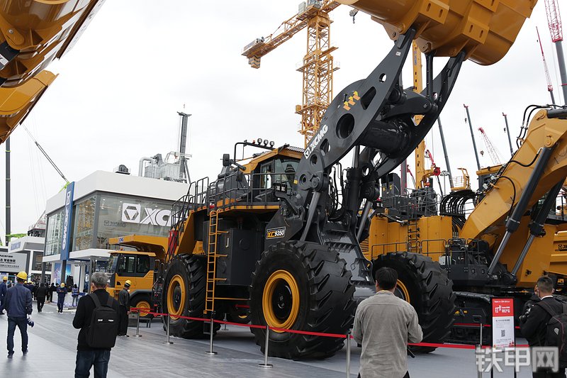 徐工XC9350装载机整机外观