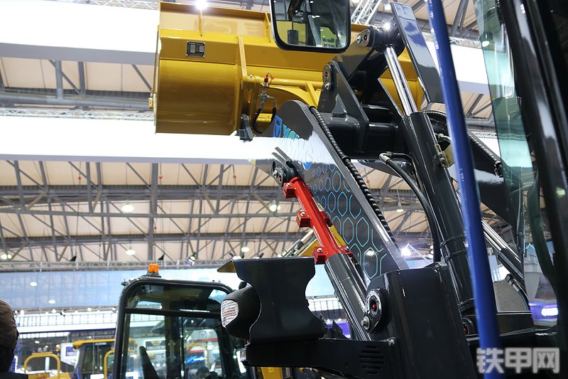 徐工XC918EV(电动)装载机局部