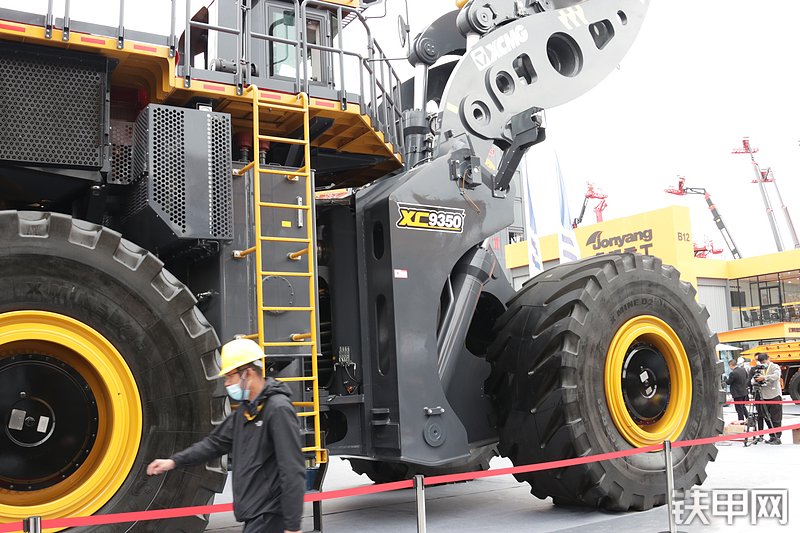 徐工XC9350装载机整机外观