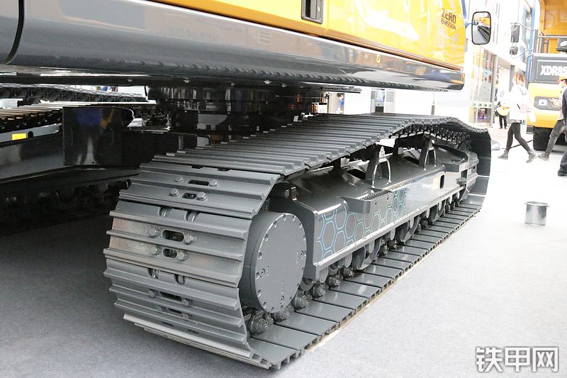 徐工XE270E电动挖掘机局部