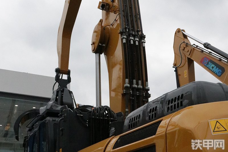 徐工XE450M抓料机整机外观