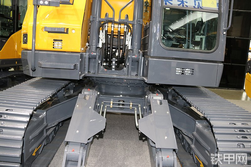 徐工XE155ECR挖掘机局部