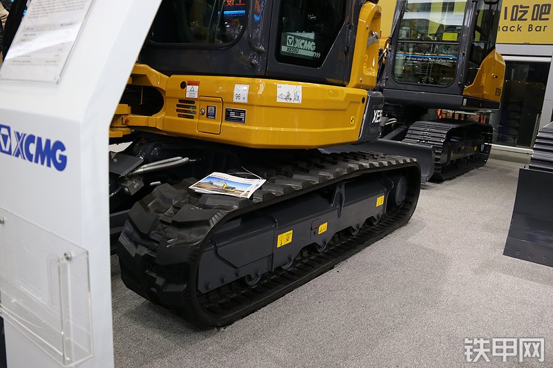 徐工XE55U挖掘机局部