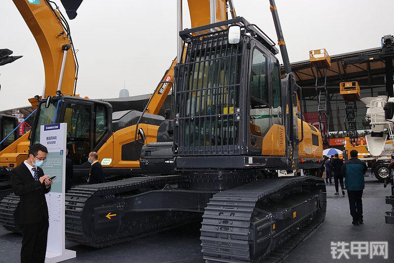 徐工XE450M抓料机整机外观