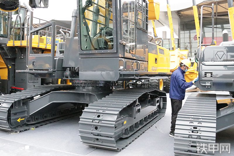 徐工XE210UF挖掘机整机外观