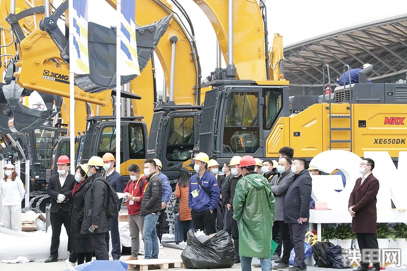 徐工XE650DK MAX挖掘机整机外观