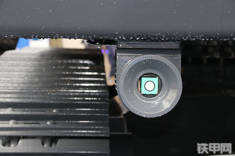 徐工XE450M抓料机局部