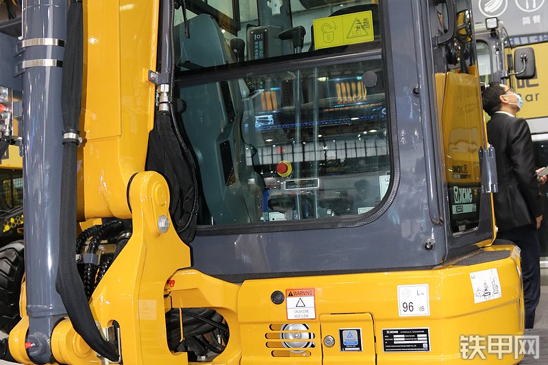 徐工XE55U挖掘机局部