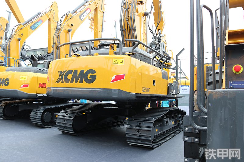 徐工XE210UF挖掘机整机外观