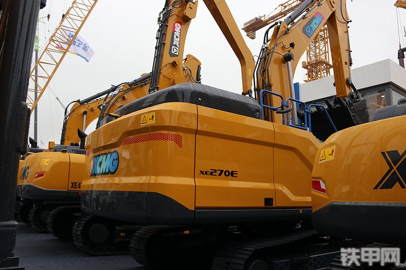 徐工XE270E电动挖掘机局部