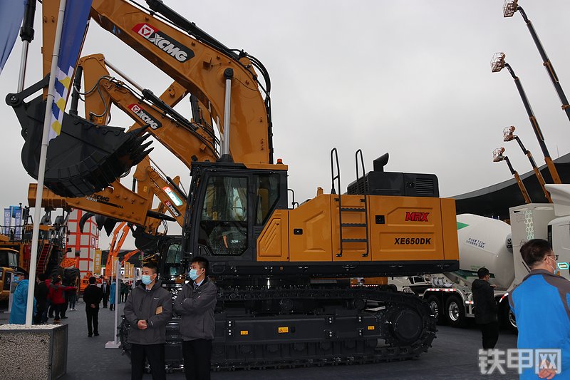 徐工XE650DK MAX挖掘机整机外观