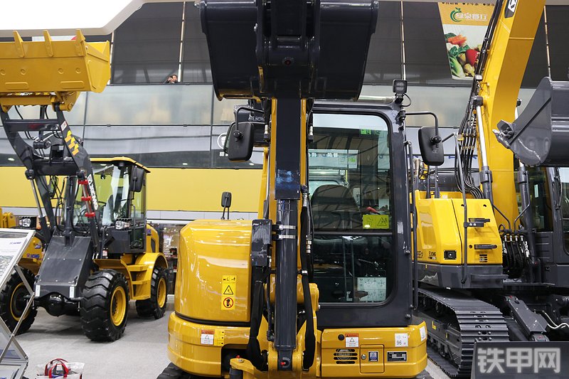 徐工XE55U挖掘机局部