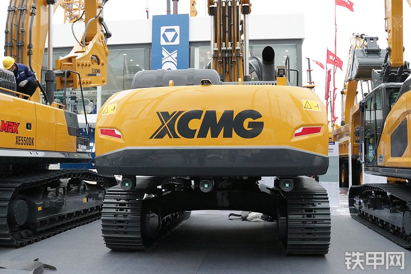 徐工XE450M抓料机整机外观