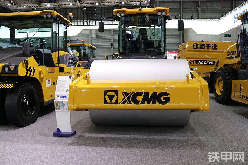 徐工XS265S压路机整机外观