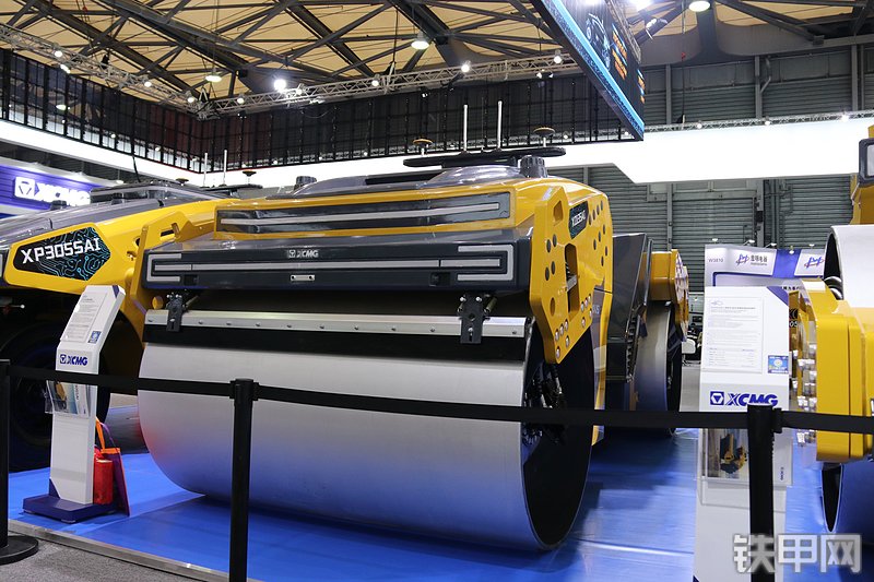 徐工XS265AI压路机整机外观