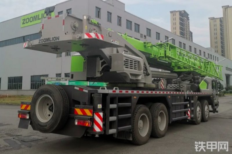 中联重科ZTC701V552起重机整机外观