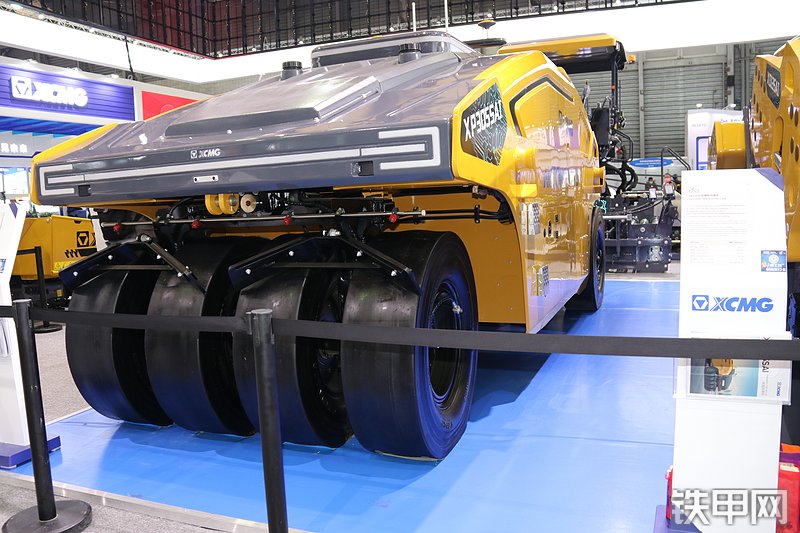 徐工XP3055AI压路机整机外观