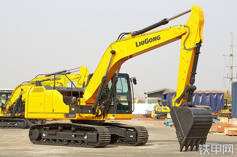 柳工CLG920F挖掘机整机外观