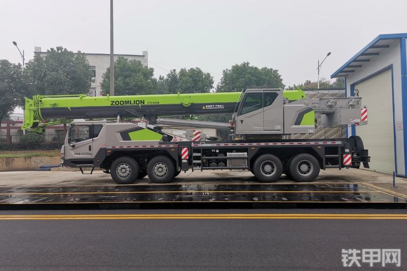 中联重科ZTC500A552起重机整机外观