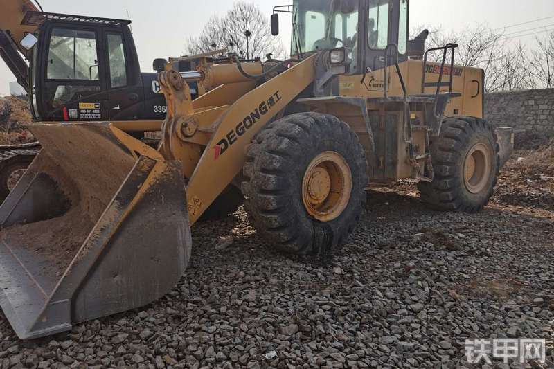 德工DG965N-II装载机整机外观