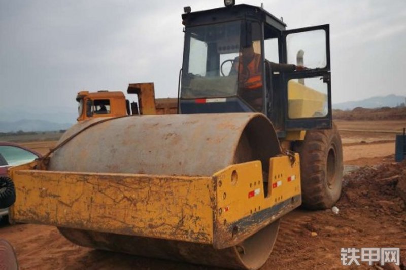 路阳lt20b单钢轮压路机