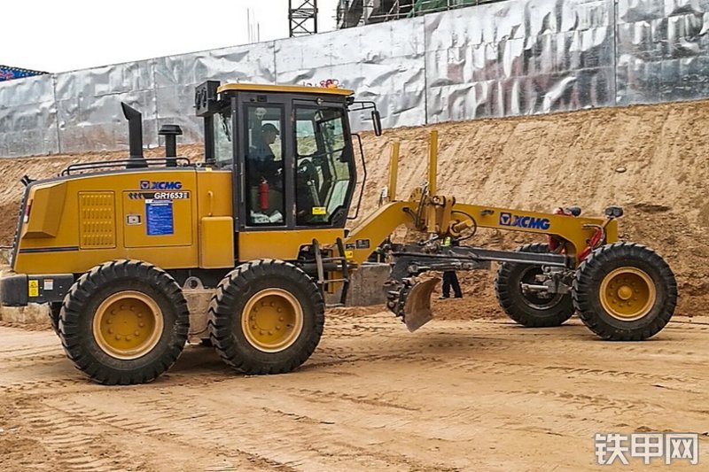 徐工GR1653II平地机整机外观