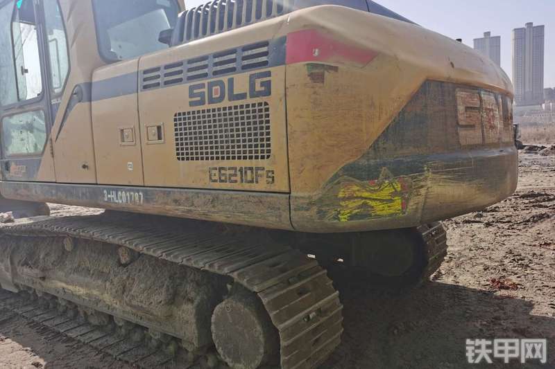 山东临工E6210FS挖掘机整机外观