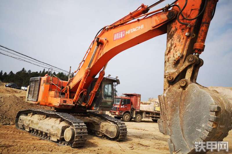 日立ZX850LC挖掘机整机外观