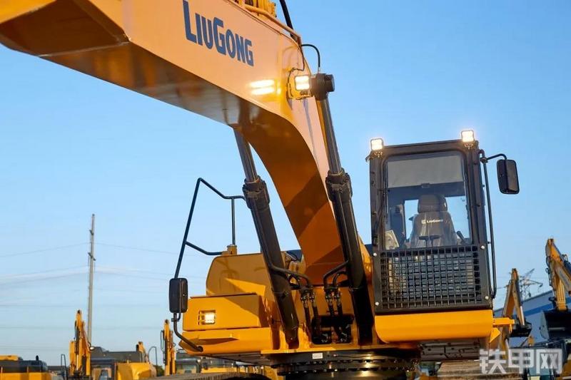 柳工CLG933EHD挖掘机局部