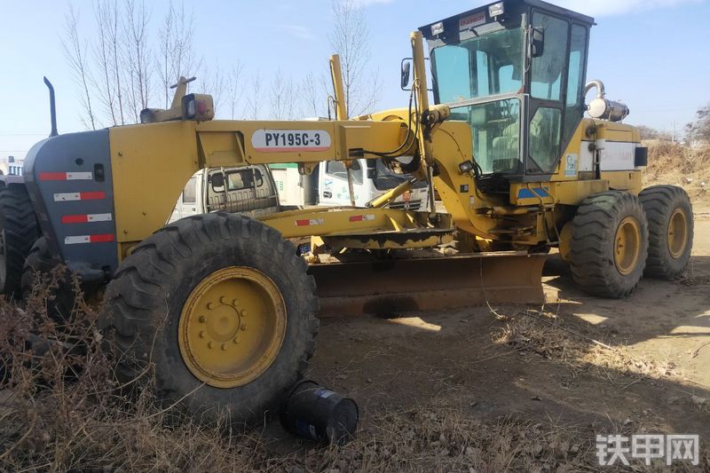 国机常林py185c3平地机