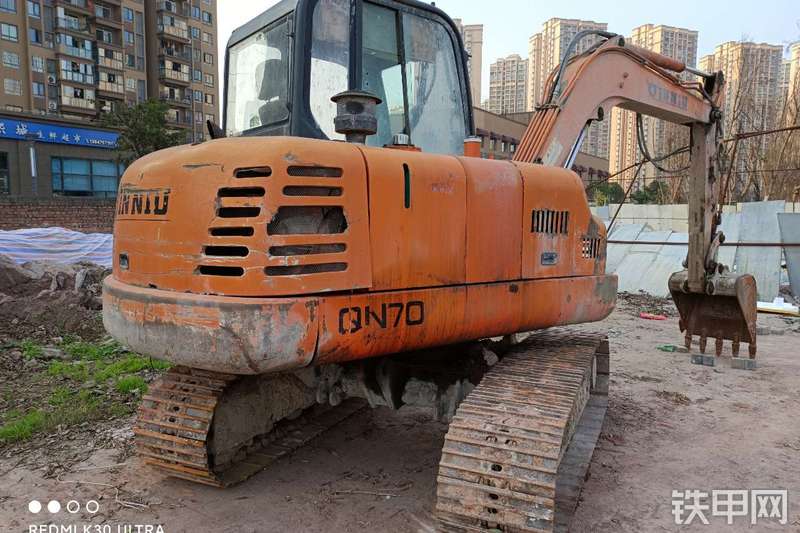 重庆勤牛QN70挖掘机整机外观
