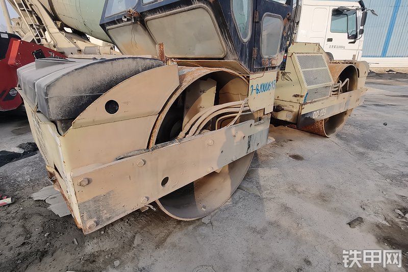 英格索兰dd125双钢轮压路机