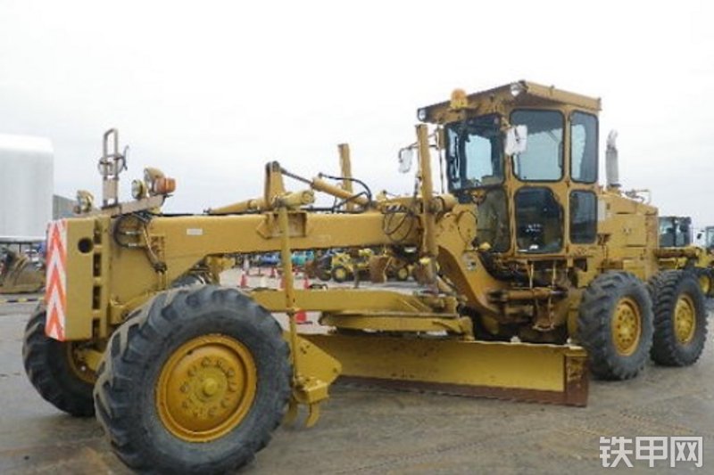 小松GD625A-1平地机整机外观