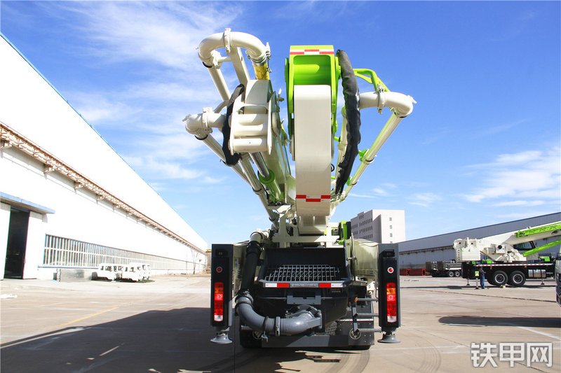 雷萨重机BJ5339THB-XD(L10-50米)泵车整机外观