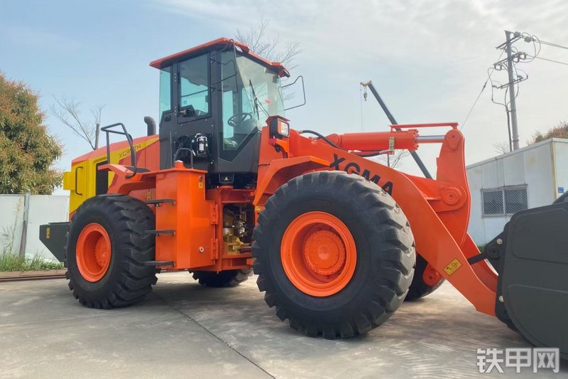 厦工XG957N装载机整机外观