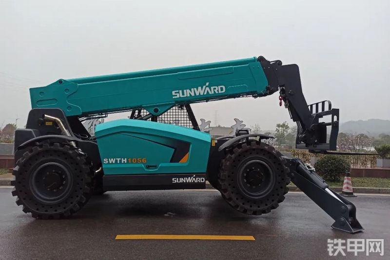 山河智能swth1056叉装车