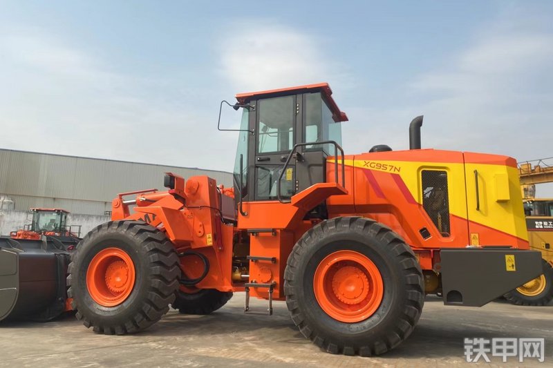 厦工XG957N装载机整机外观