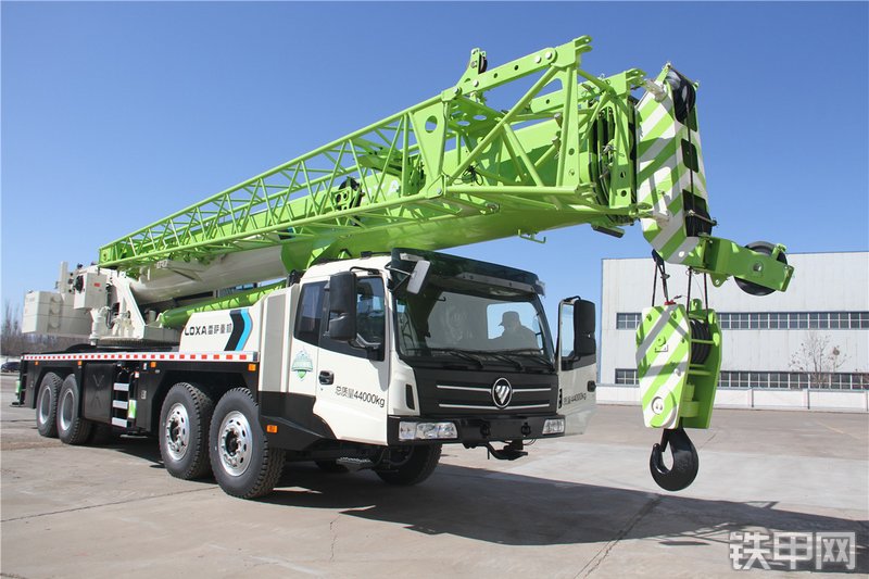 雷萨重机FTC55X5起重机整机外观