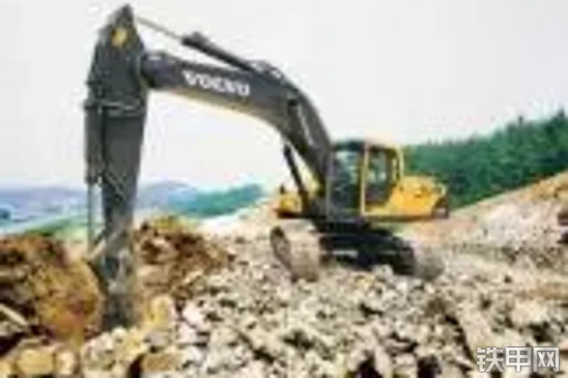 沃尔沃EC290BLC prime(2.55m斗杆)挖掘机整机外观