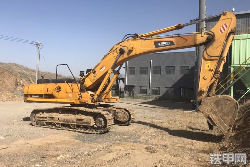 雷沃重工fr360履带式挖掘机