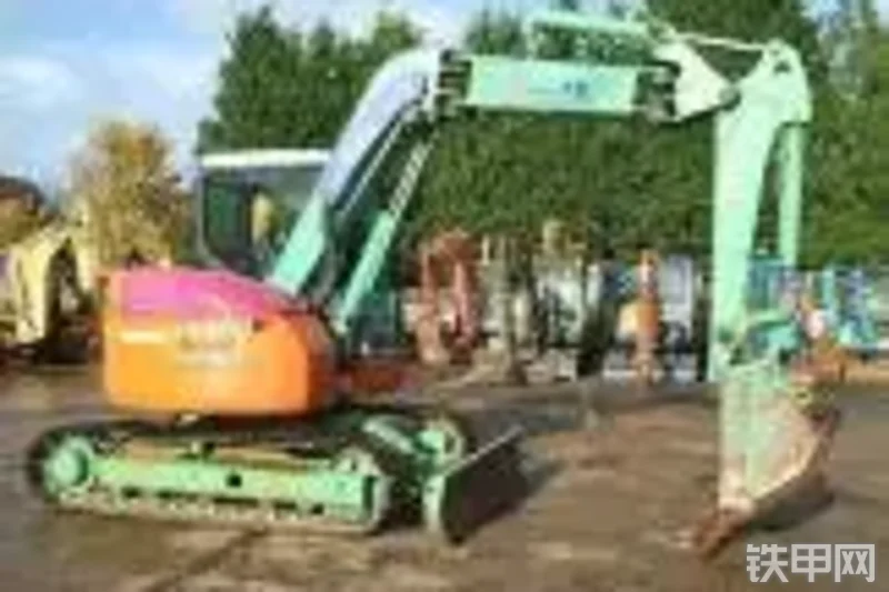 小松PC78UU-6挖掘机整机外观