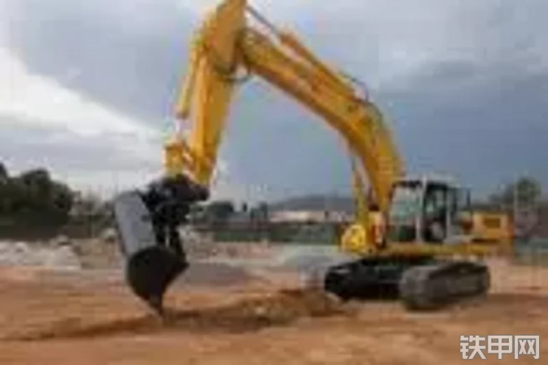 住友SH330-3挖掘机整机外观