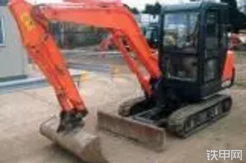 迪万伦S035挖掘机整机外观