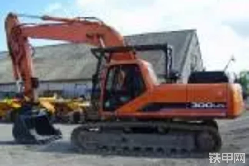 迪万伦S300LCV SLR挖掘机整机外观