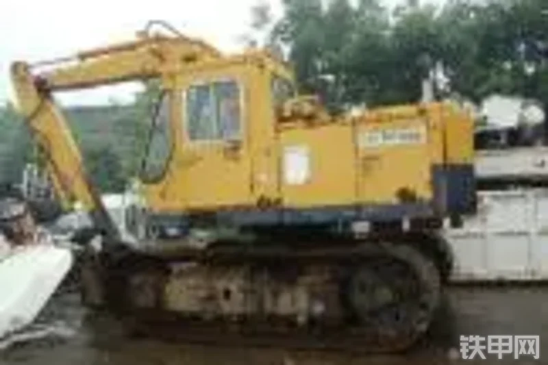 小松PC100L挖掘机整机外观