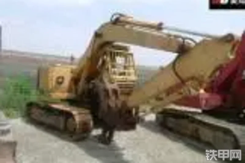 小松PC100挖掘机整机外观