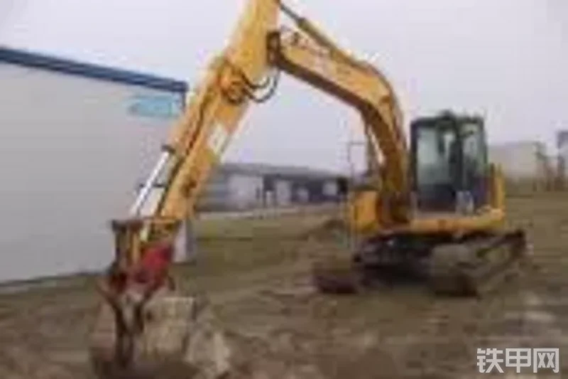 小松PC138US-2挖掘机整机外观